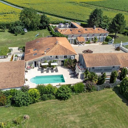 Domaine Chez Les Rois Bed & Breakfast Berneuil  ภายนอก รูปภาพ